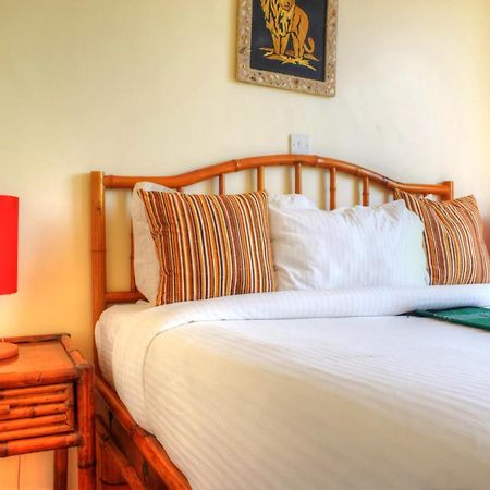 Peaks Hotel Nanyuki Buitenkant foto