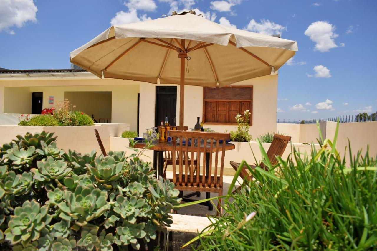 Peaks Hotel Nanyuki Buitenkant foto